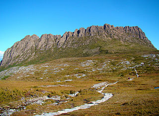 320px-Overland Track Past Cradle Mountain