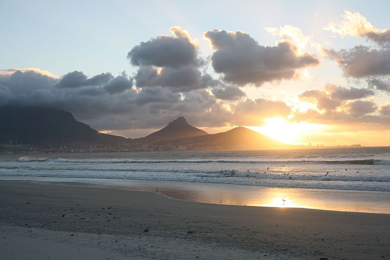 800px-Cape Town sunset Milnerton Beach